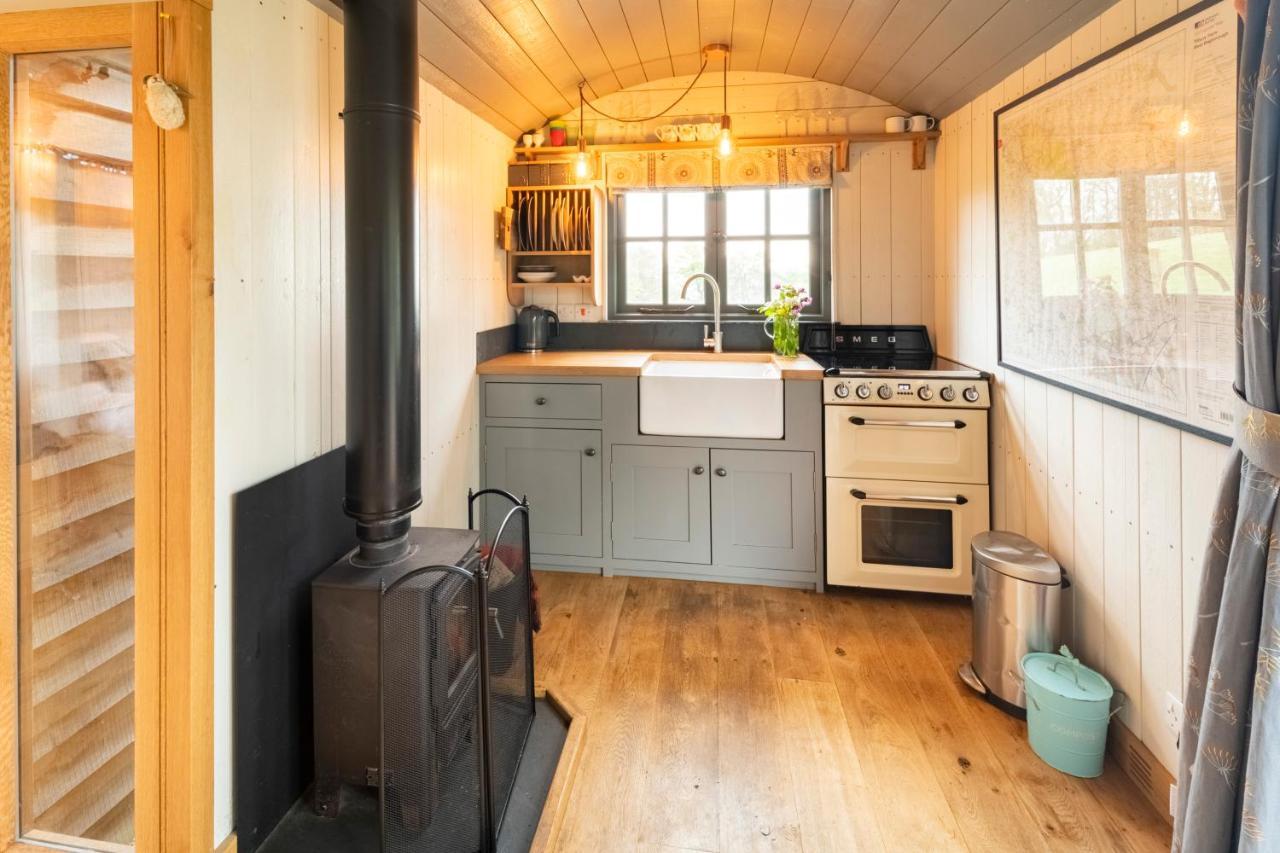 Tilbury Shepherd Huts With Hot Tubs Plus Holiday Cottages West Bagborough Exterior photo