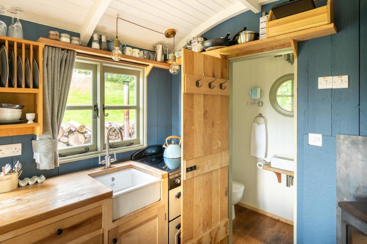 Tilbury Shepherd Huts With Hot Tubs Plus Holiday Cottages West Bagborough Exterior photo